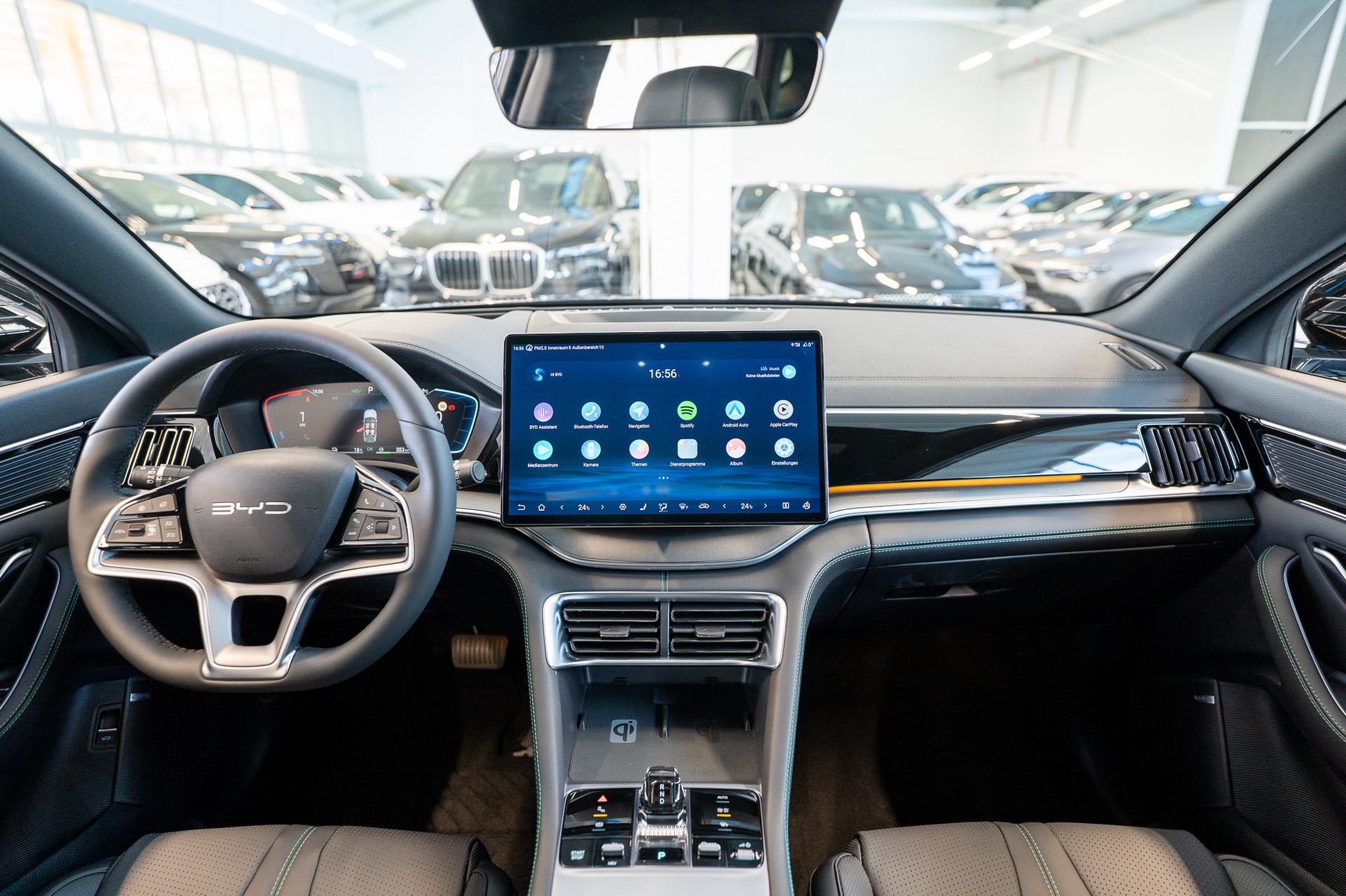 BYD Seal U DM-i Design AWD / Panorama / Head-Up Display / 360° Kamera-image-13