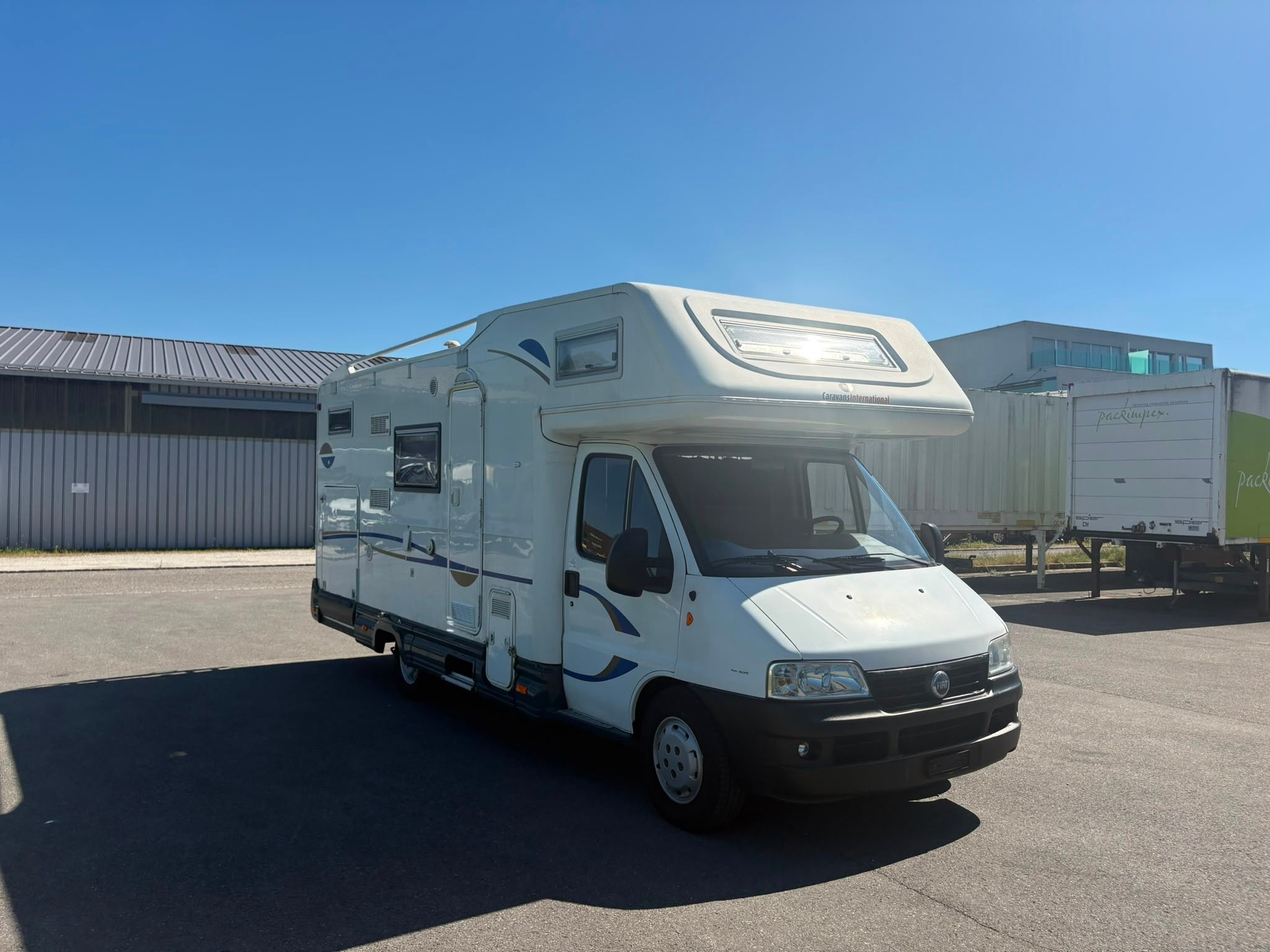 FIAT Caravan International-image-1