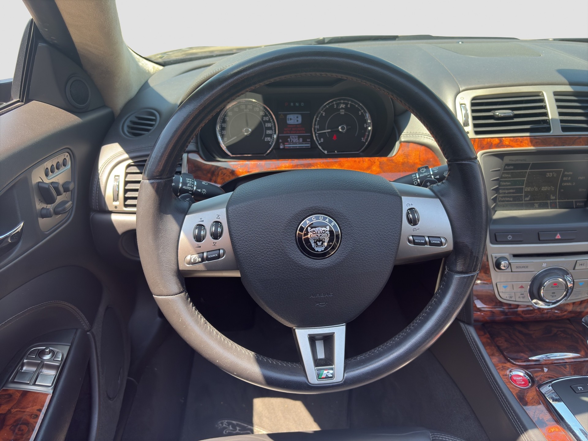 JAGUAR XKR 4.2 V8 SC Automatic-image-9