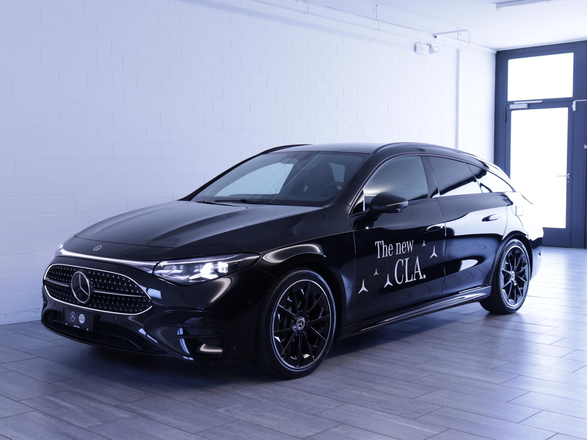MERCEDES-BENZ CLA 220 4-Matic Shooting Brake-image-0