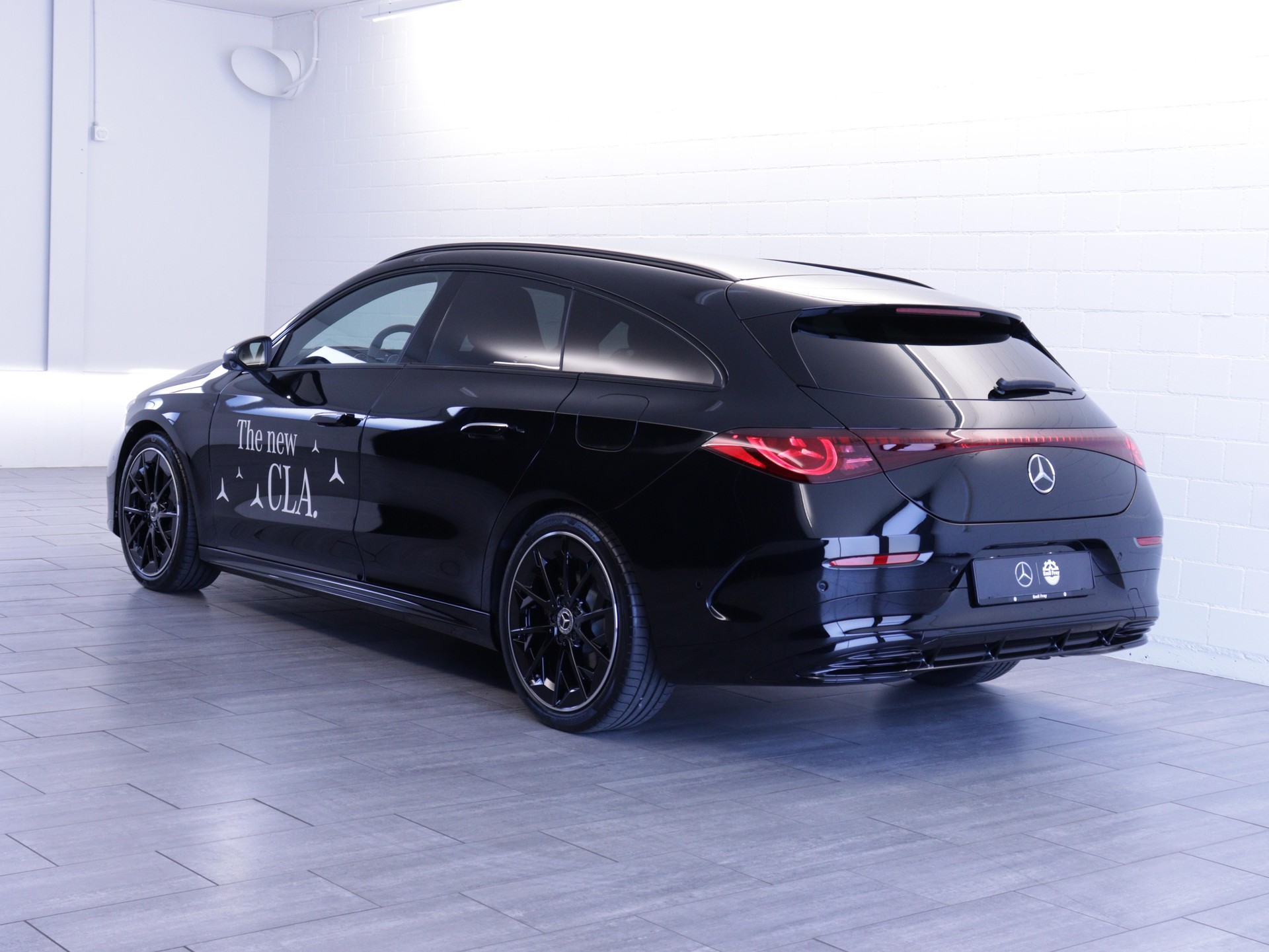 MERCEDES-BENZ CLA 220 4-Matic Shooting Brake-image-3