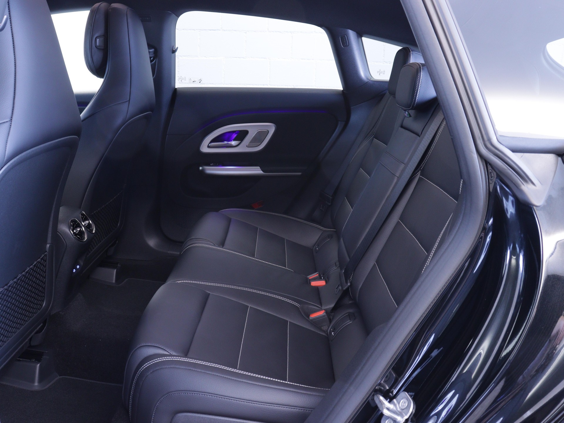 MERCEDES-BENZ CLA 220 4-Matic Shooting Brake-image-10