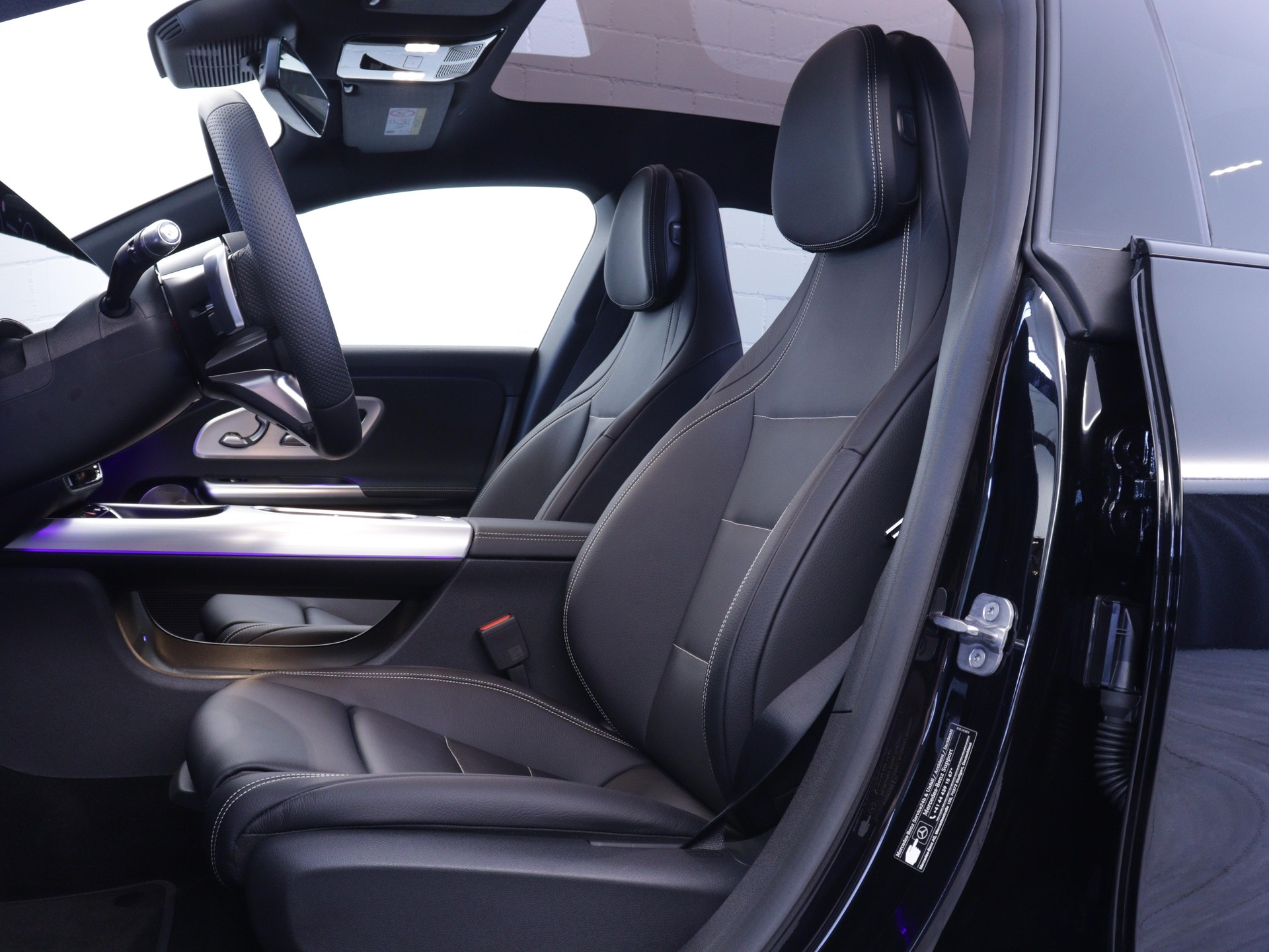 MERCEDES-BENZ CLA 220 4-Matic Shooting Brake-image-7