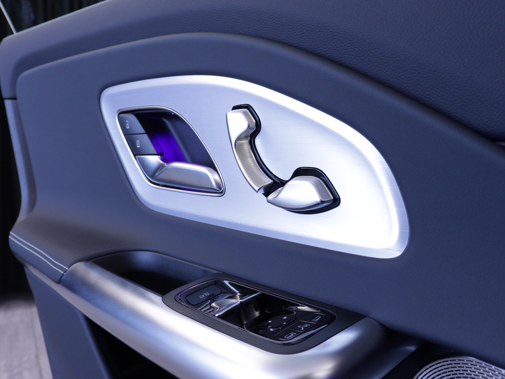 MERCEDES-BENZ CLA 220 4-Matic Shooting Brake-image-9