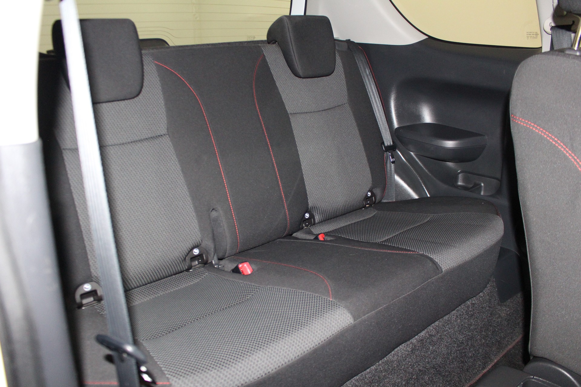 SUZUKI Swift 1.6 16V Sport-image-10