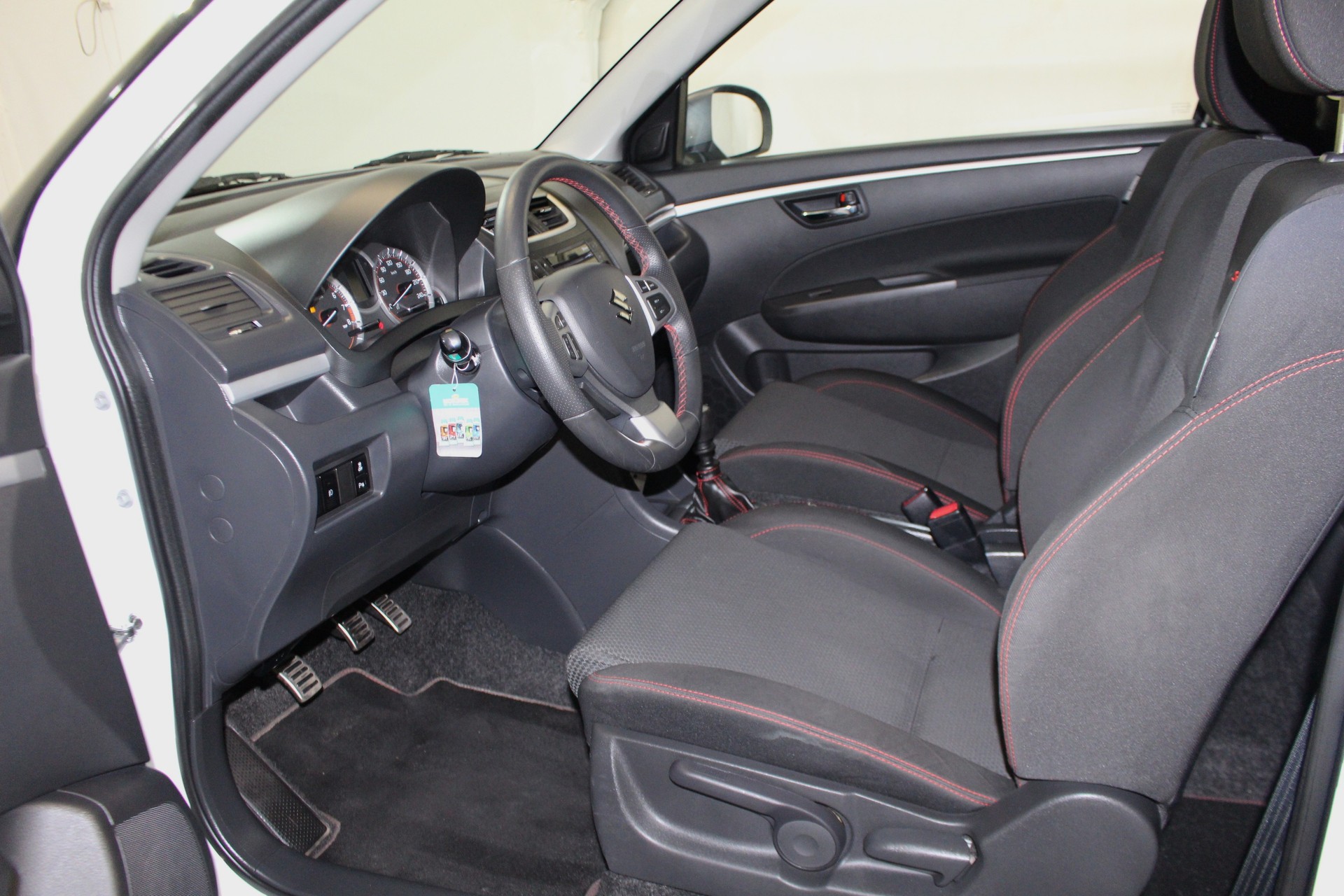 SUZUKI Swift 1.6 16V Sport-image-6