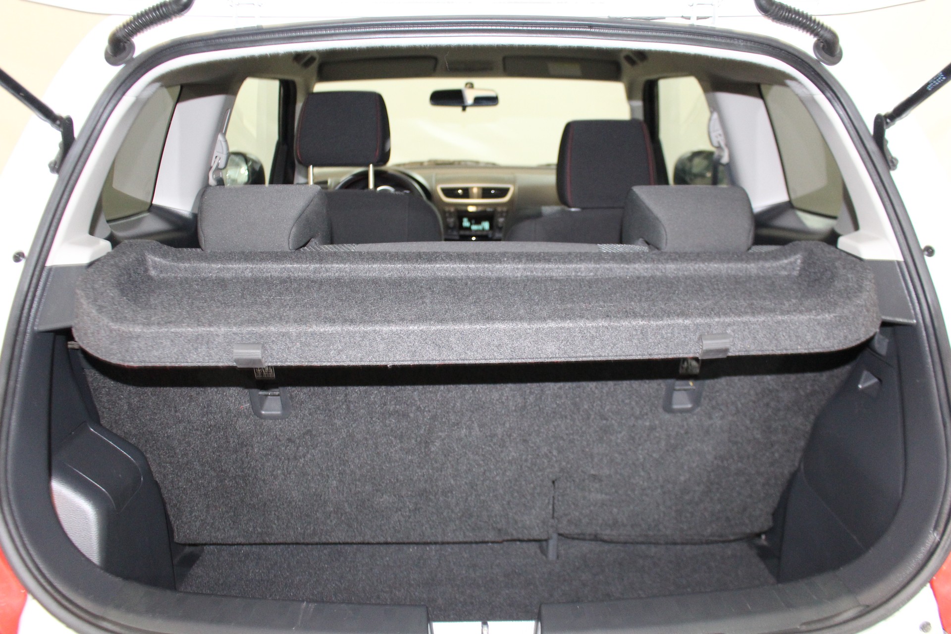 SUZUKI Swift 1.6 16V Sport-image-8