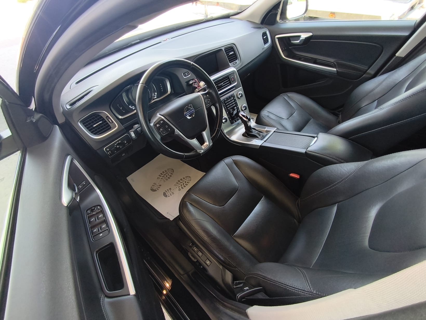 VOLVO S60 T5 Summum R-Design Geartronic-image-9