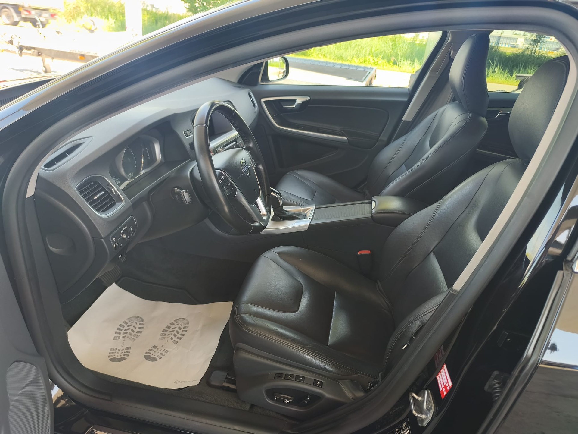 VOLVO S60 T5 Summum R-Design Geartronic-image-4