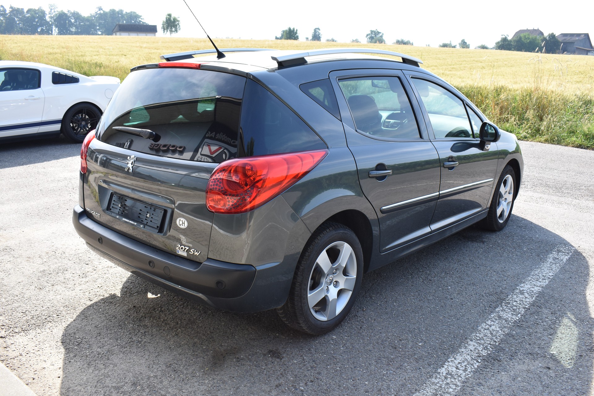 PEUGEOT 207 SW 1.6 16V Allure-image-3