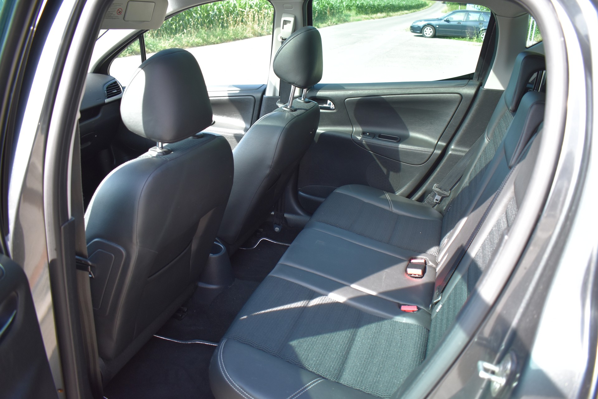 PEUGEOT 207 SW 1.6 16V Allure-image-11