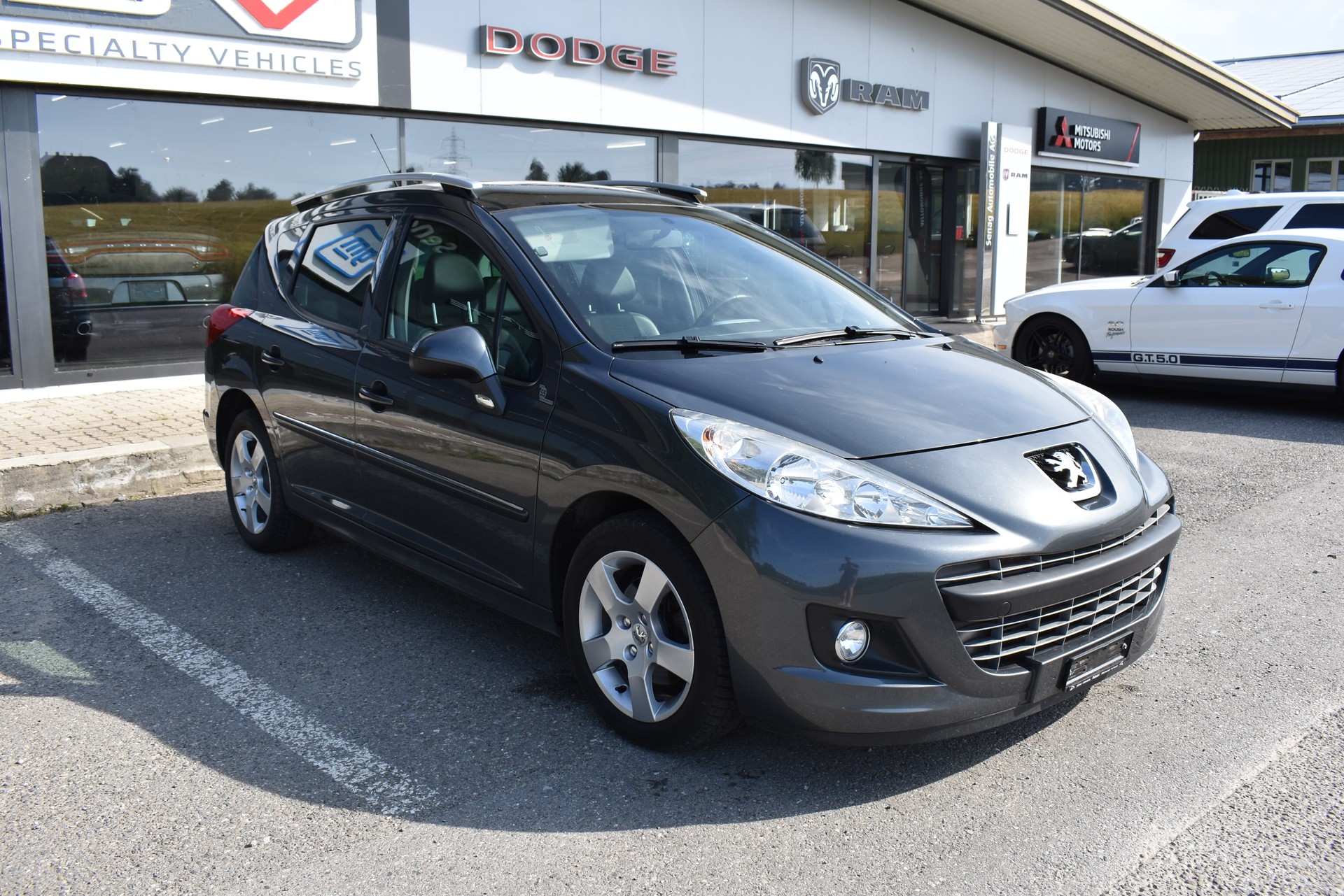 PEUGEOT 207 SW 1.6 16V Allure-image-1