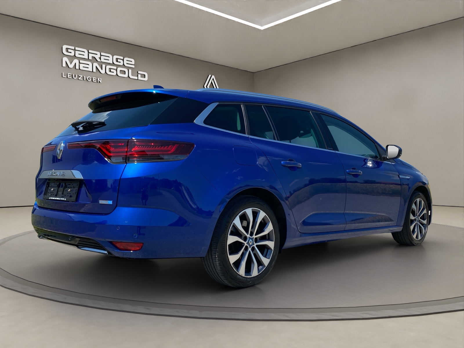 RENAULT Mégane Grandtour 1.6 E-Tech Intens-image-4
