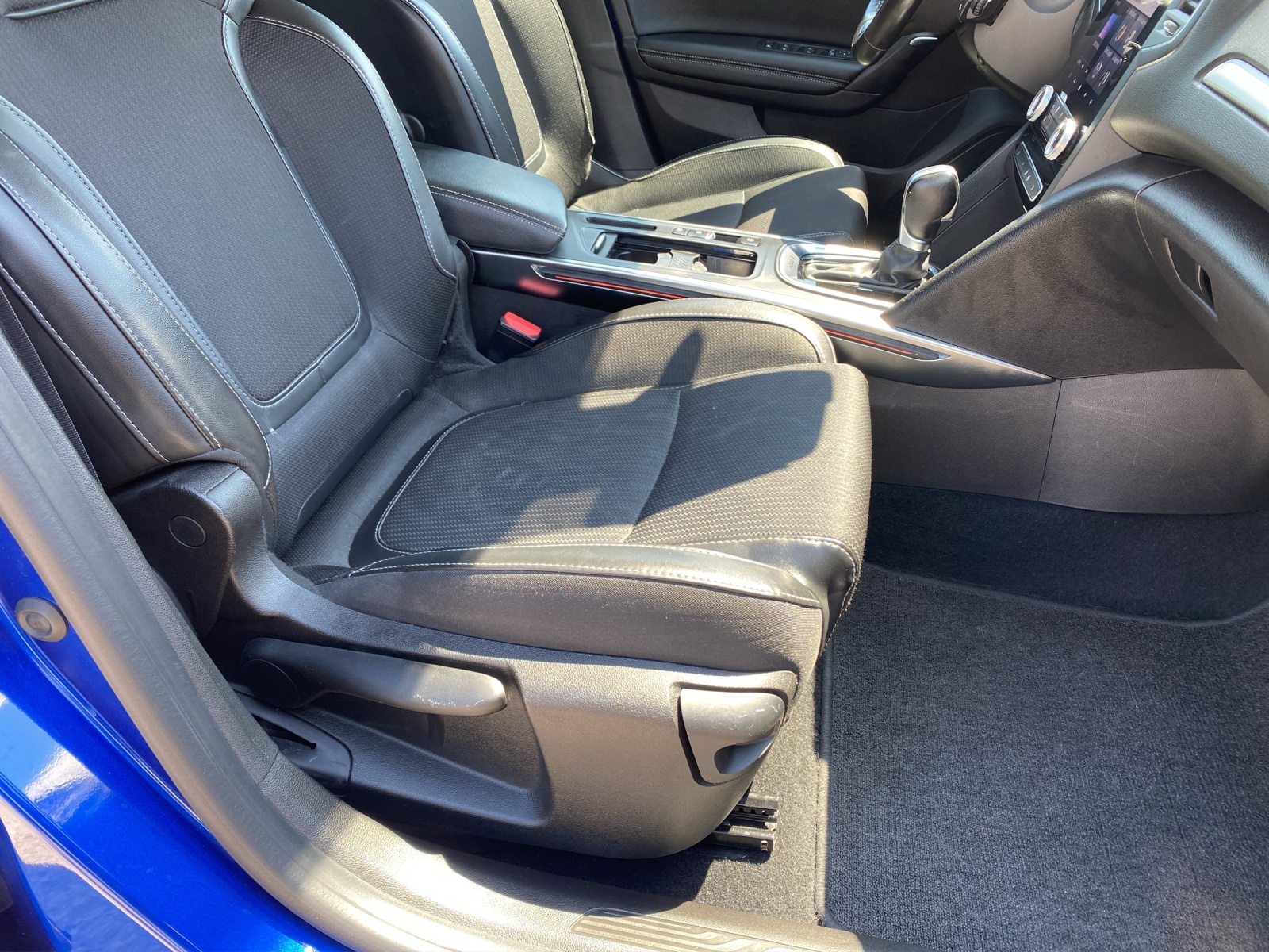 RENAULT Mégane Grandtour 1.6 E-Tech Intens-image-11
