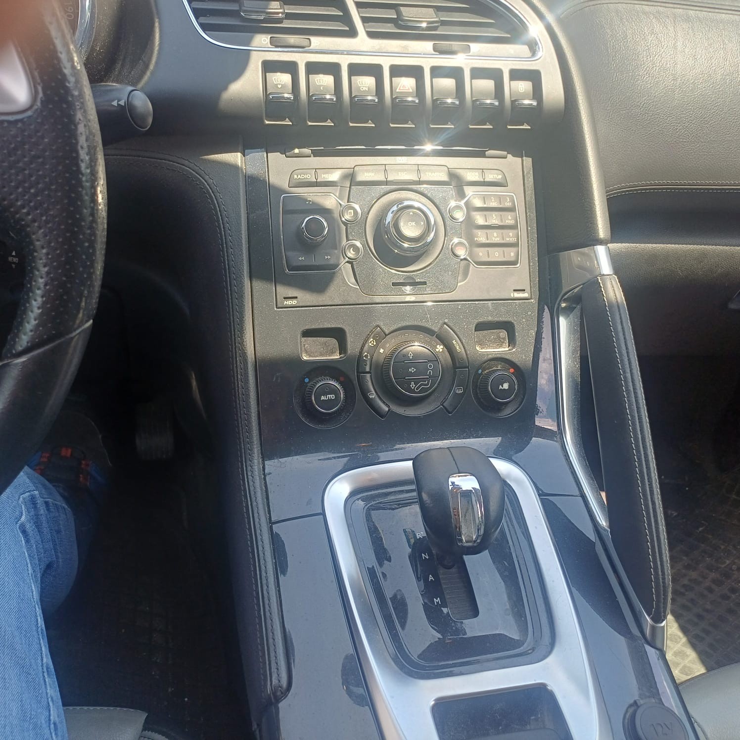 PEUGEOT 3008 HYbrid4 2.0 HDI EGS6-image-5
