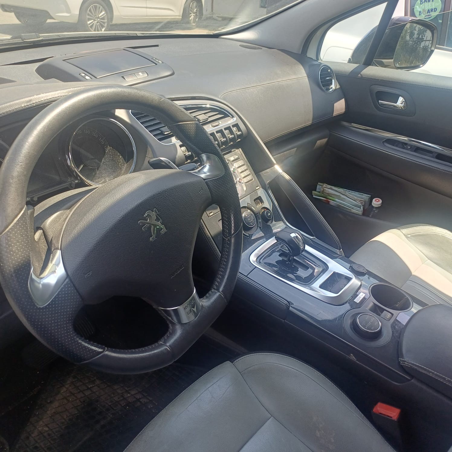 PEUGEOT 3008 HYbrid4 2.0 HDI EGS6-image-6