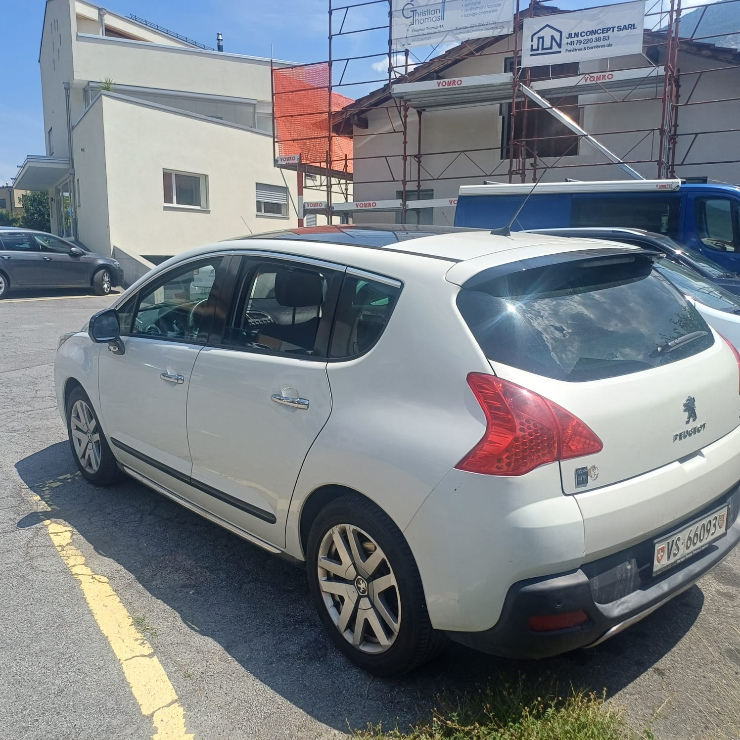 PEUGEOT 3008 HYbrid4 2.0 HDI EGS6-image-2