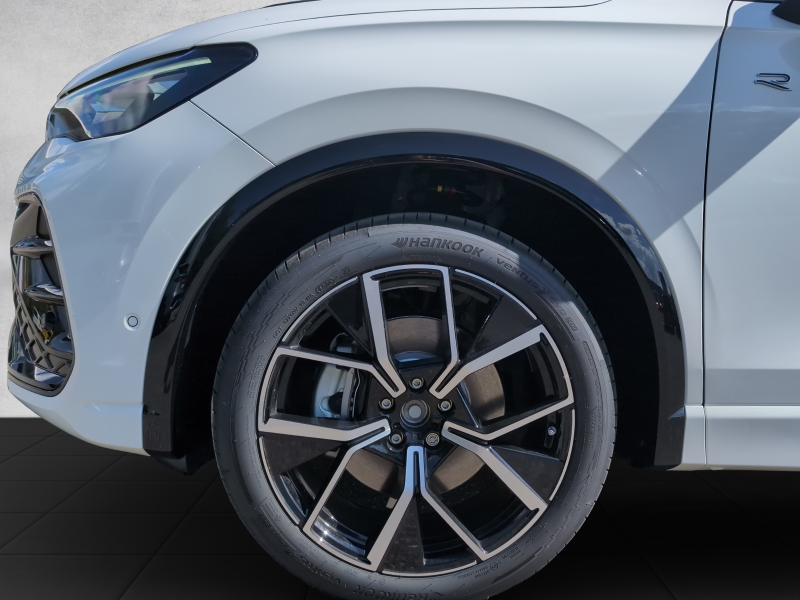VW Tiguan R-Line UNITED 4Motion-image-14