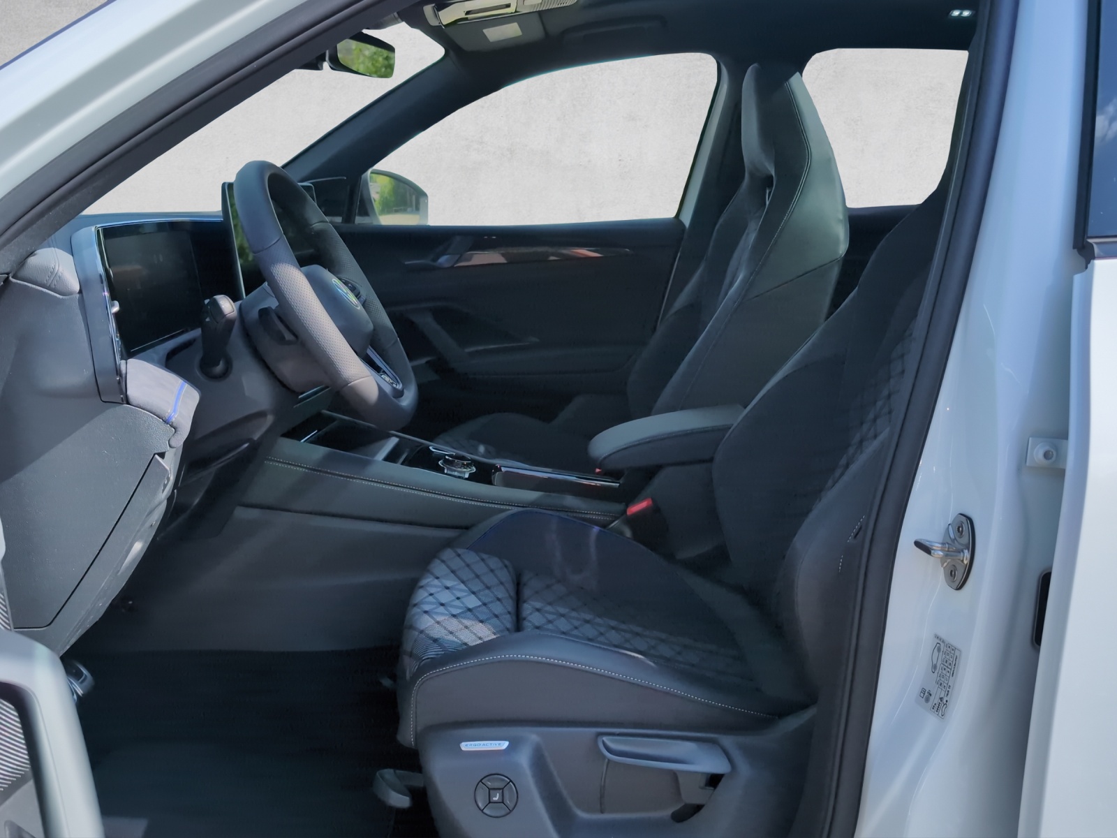 VW Tiguan R-Line UNITED 4Motion-image-8