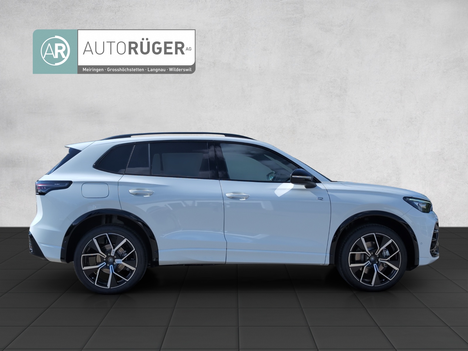 VW Tiguan R-Line UNITED 4Motion-image-6