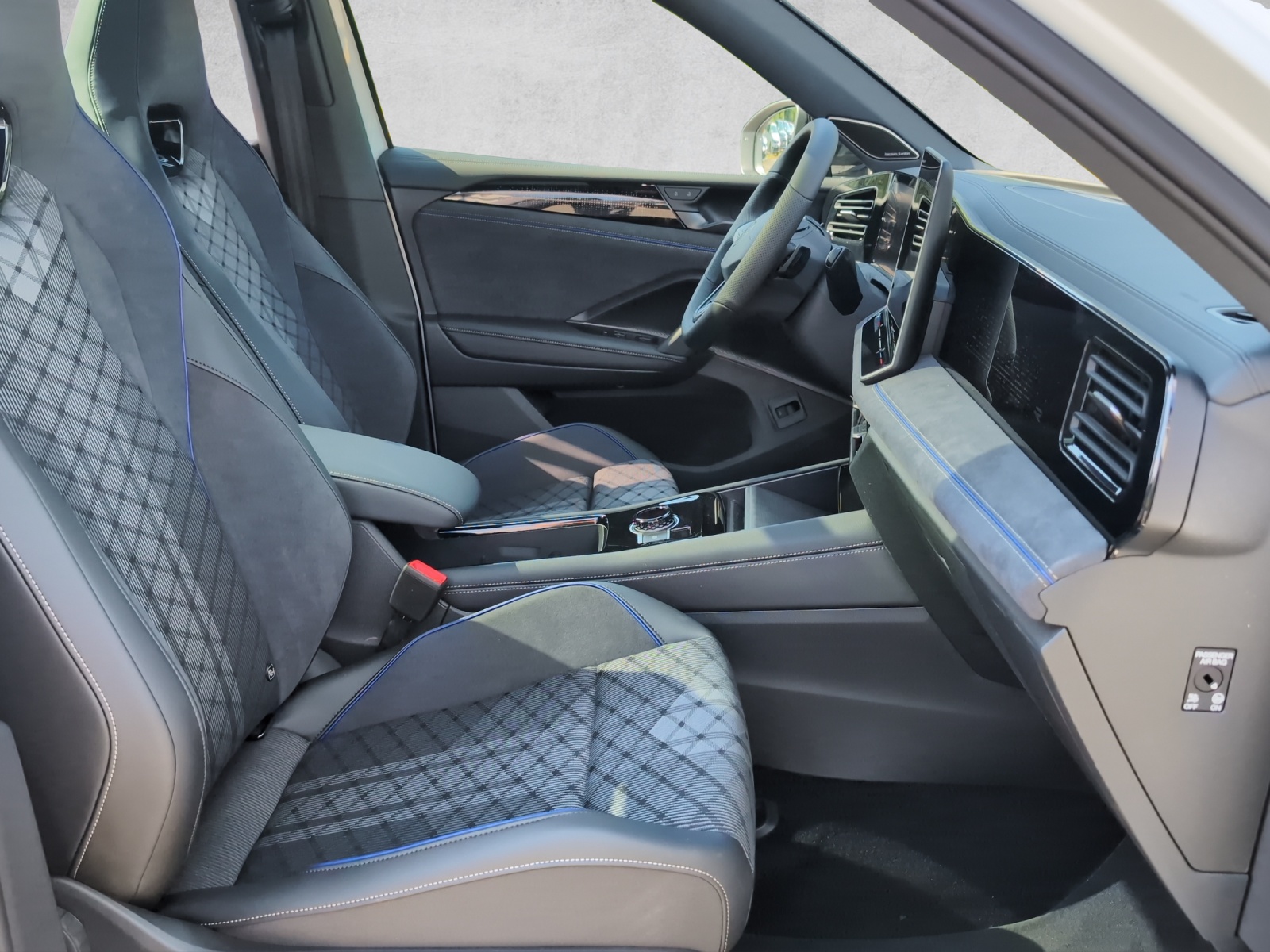VW Tiguan R-Line UNITED 4Motion-image-12