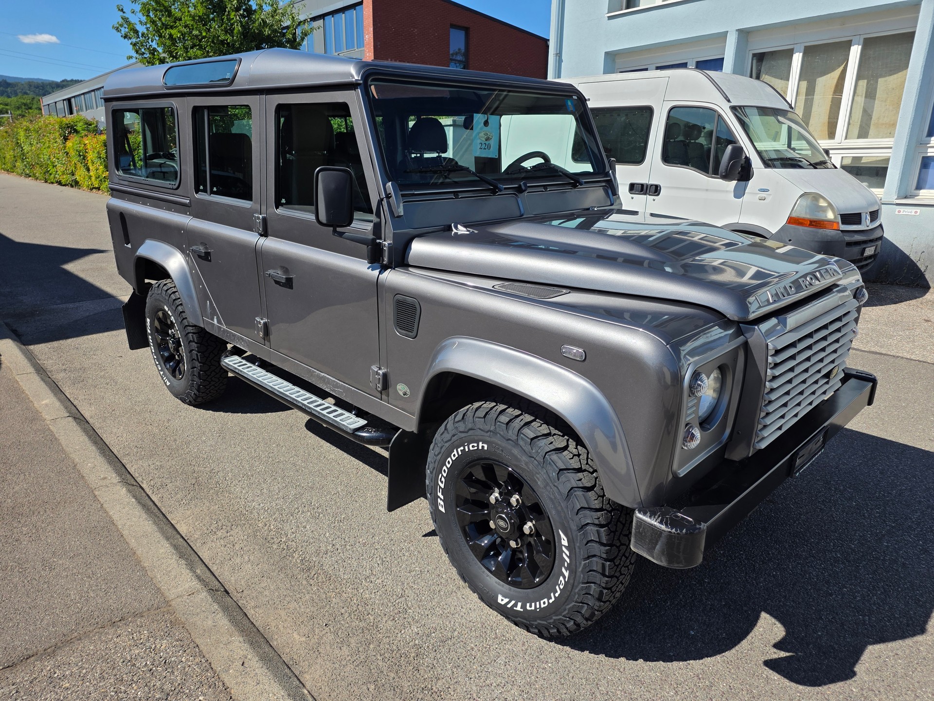 LAND ROVER Defender 110 SW 2.4Tdc-image-4