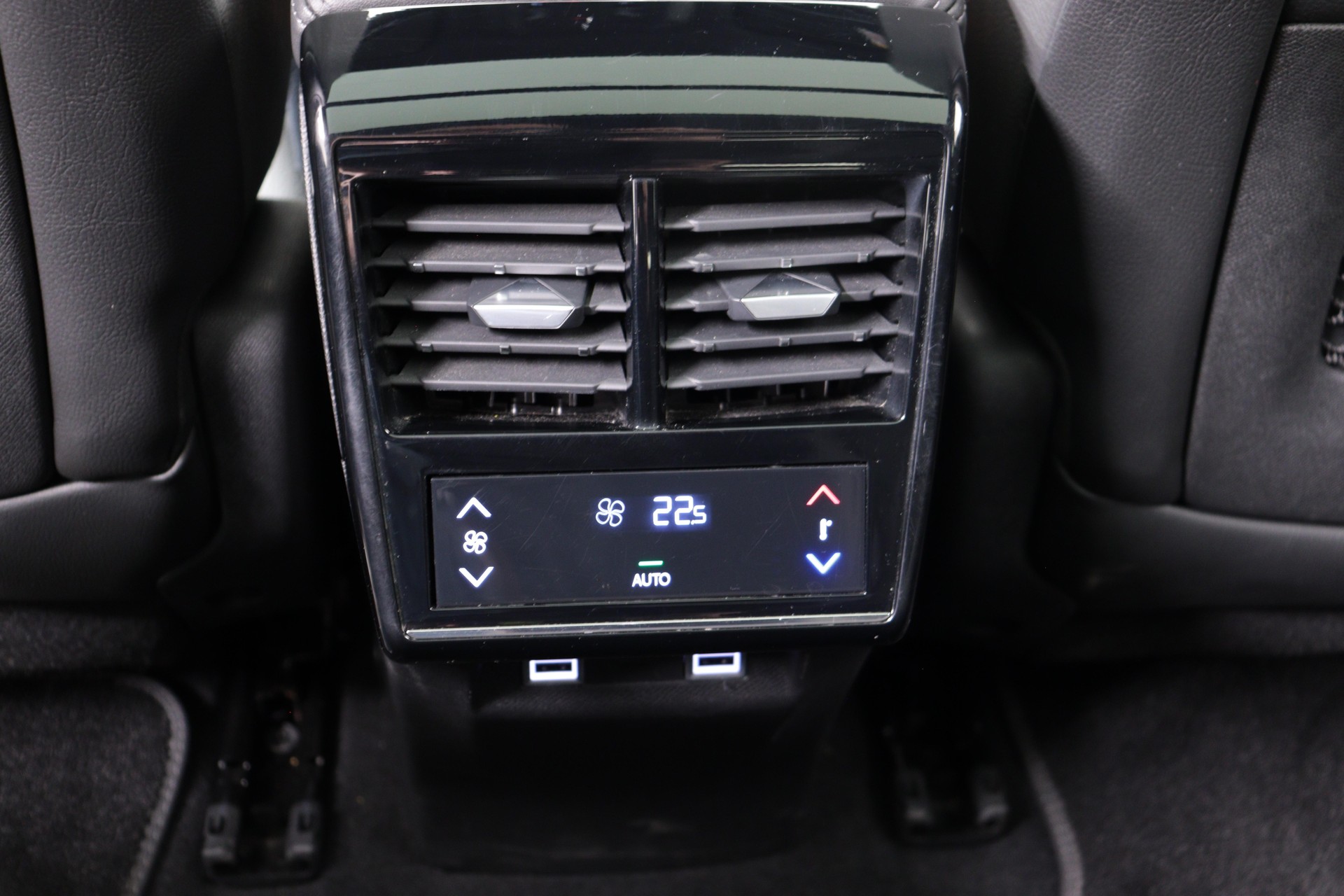 DS AUTOMOBILES 7 Crossback 1.6 E-Tense Rivoli 4x4-image-11