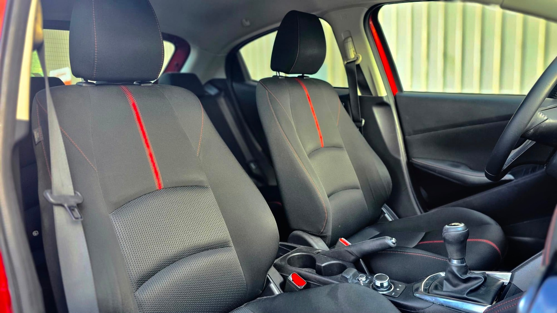 MAZDA 2 1.5i 16V Skyactiv-G Revolution-image-8