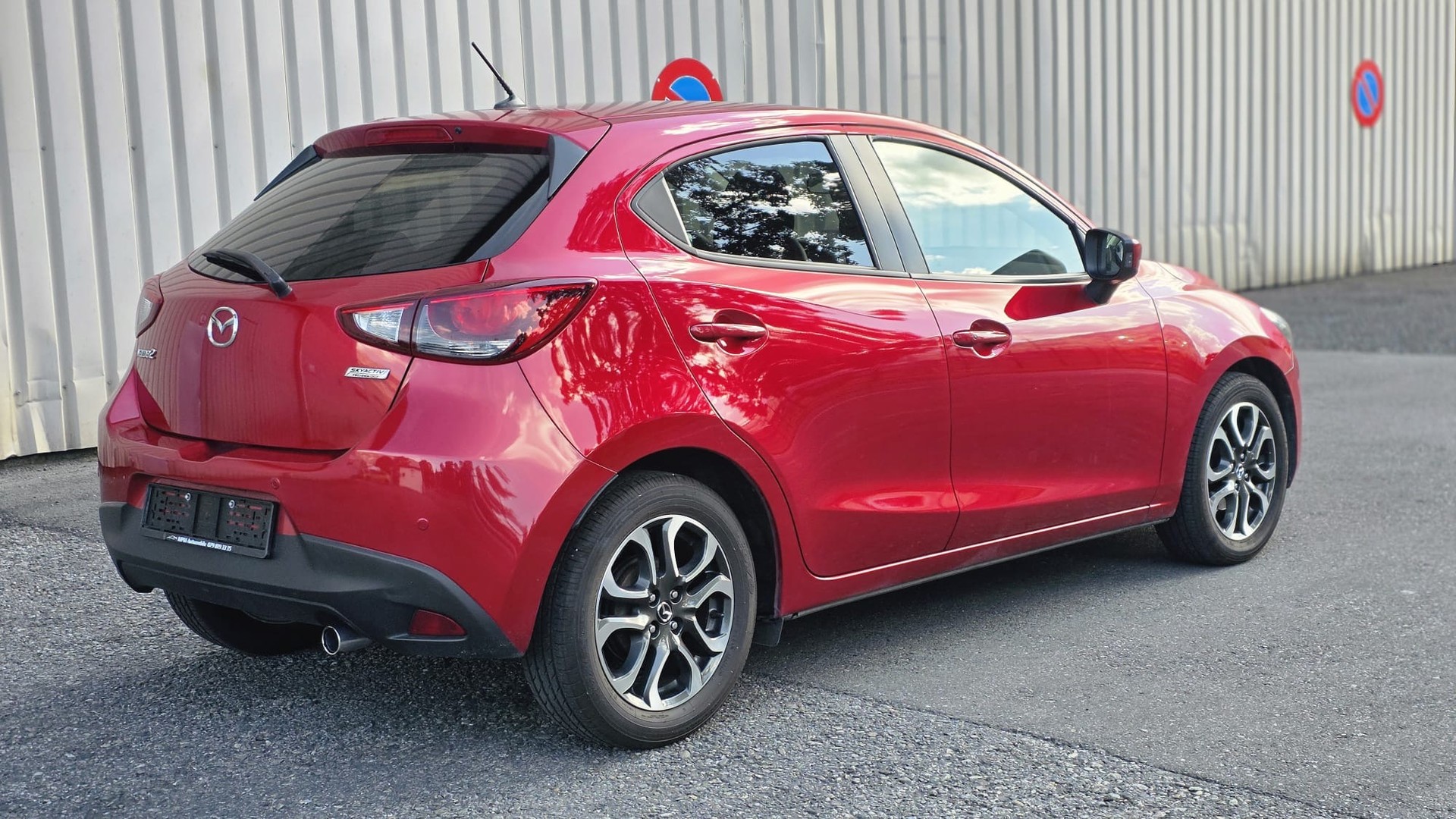 MAZDA 2 1.5i 16V Skyactiv-G Revolution-image-4