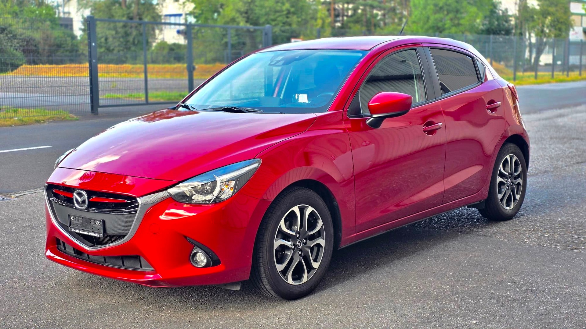 MAZDA 2 1.5i 16V Skyactiv-G Revolution-image-2