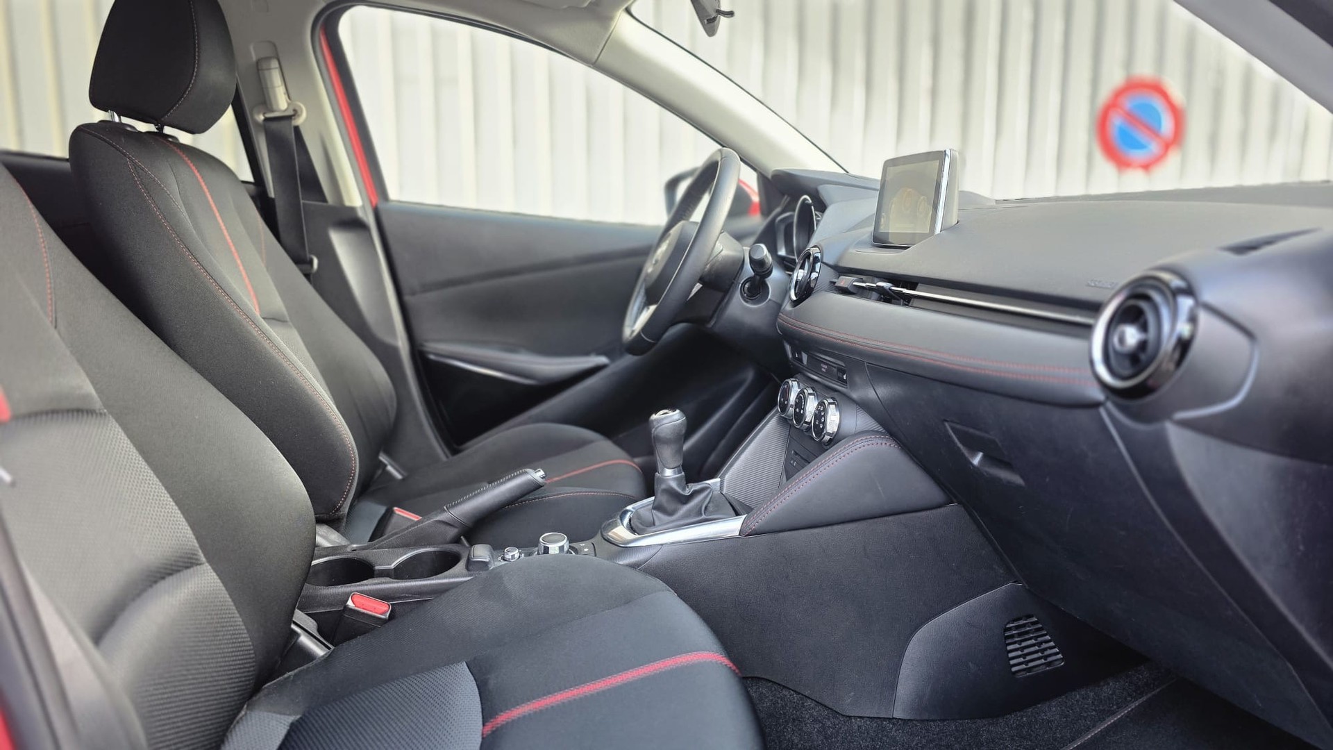 MAZDA 2 1.5i 16V Skyactiv-G Revolution-image-7