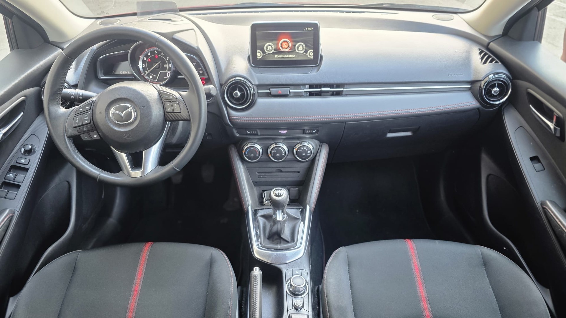 MAZDA 2 1.5i 16V Skyactiv-G Revolution-image-12