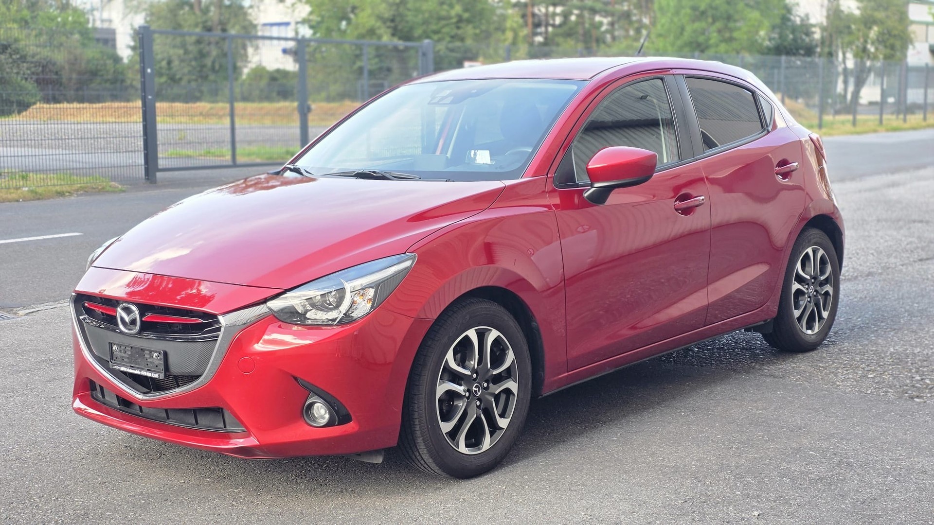 MAZDA 2 1.5i 16V Skyactiv-G Revolution-image-2