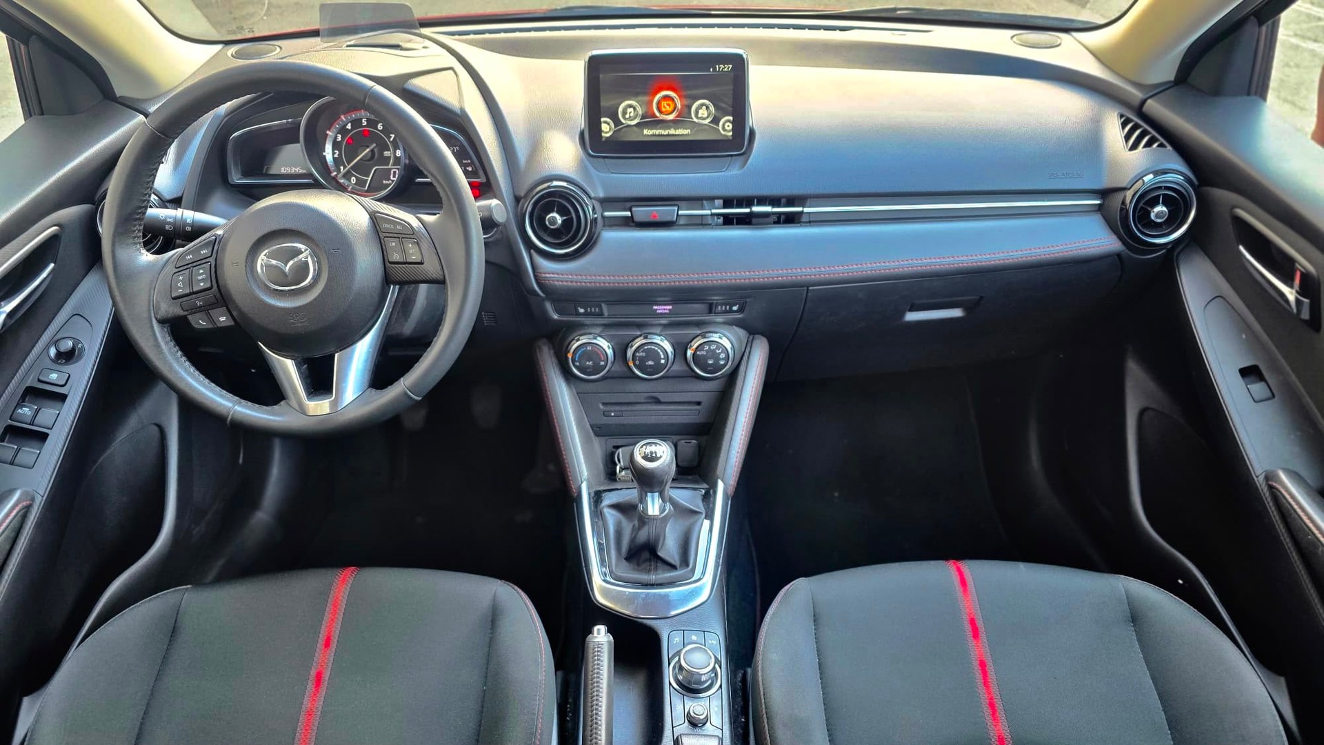 MAZDA 2 1.5i 16V Skyactiv-G Revolution-image-14