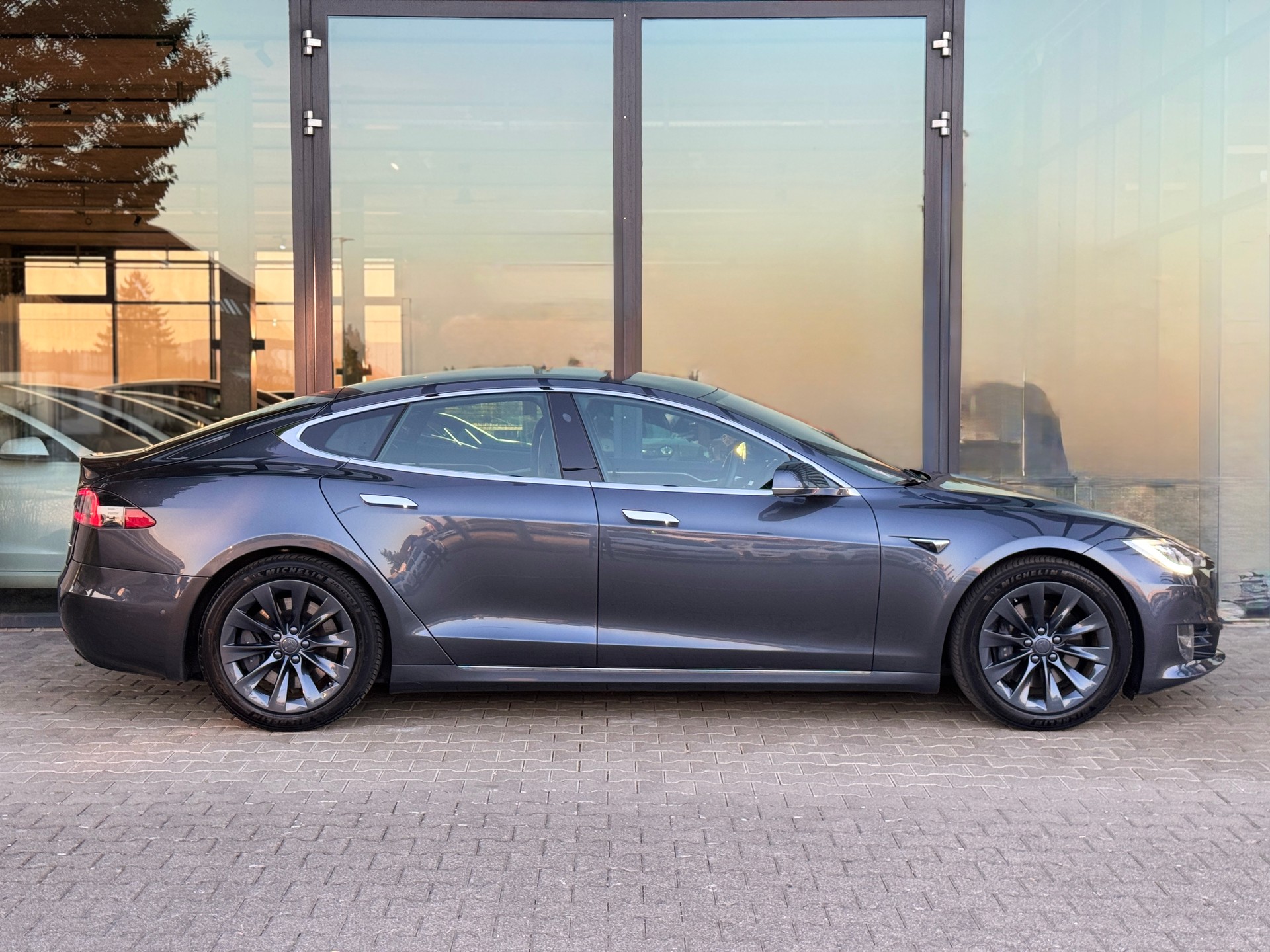TESLA Model S 100 D *FREE Supercharger* / Enhanced Autopilot-image-6