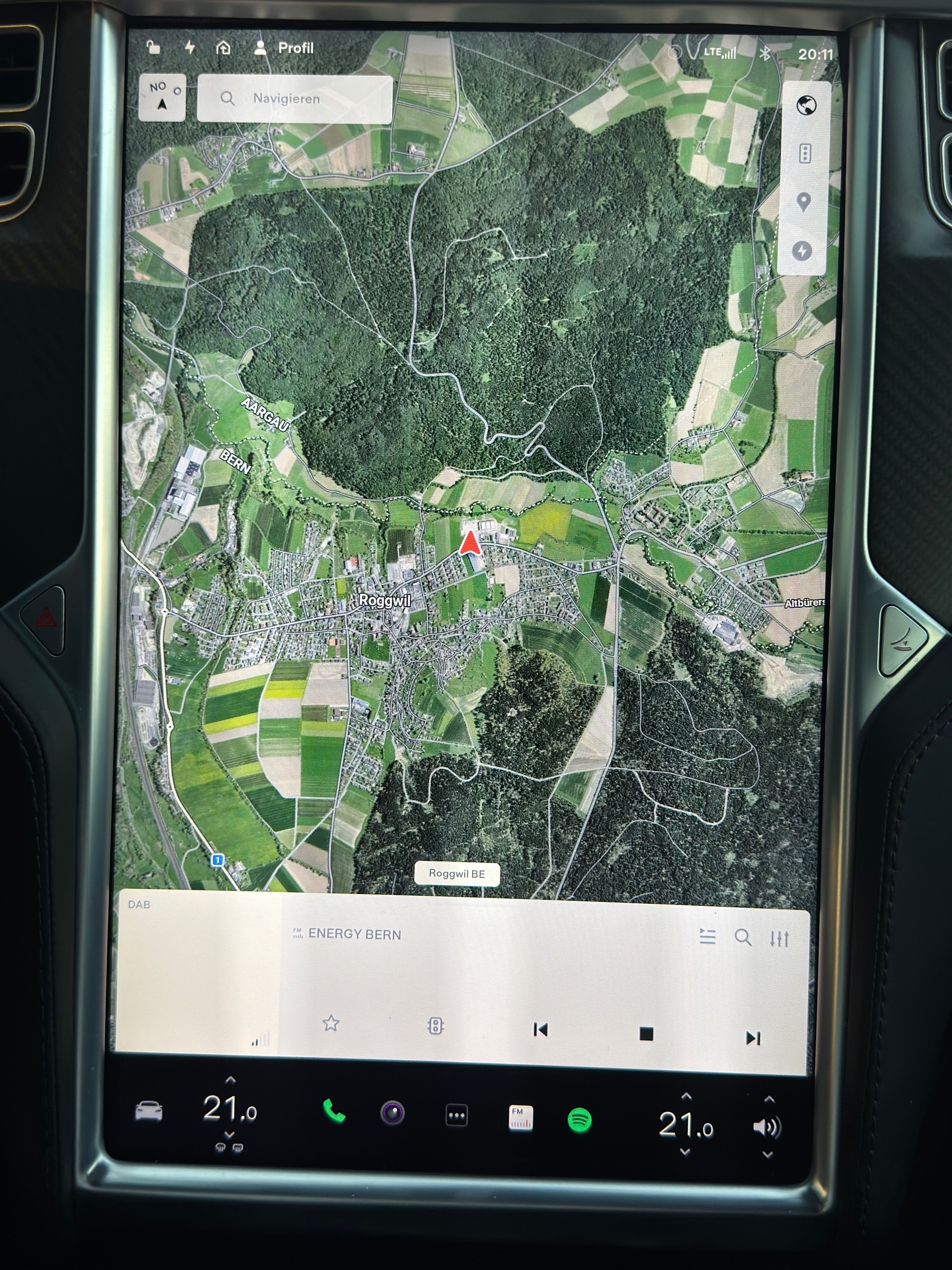 TESLA Model S 100 D *FREE Supercharger* / Enhanced Autopilot-image-17