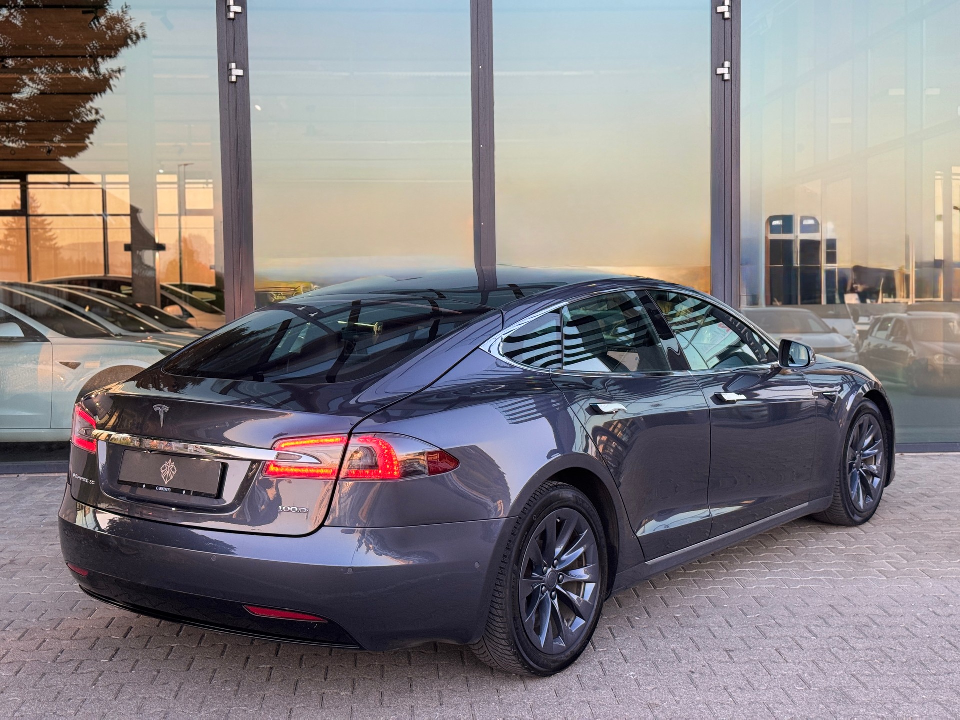 TESLA Model S 100 D *FREE Supercharger* / Enhanced Autopilot-image-5