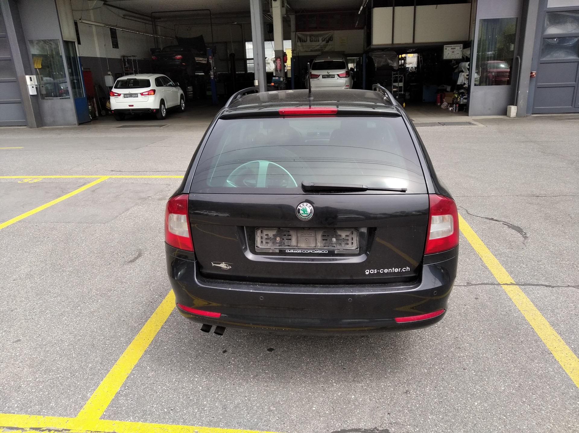 SKODA Octavia Combi 1.8 TSI Swiss Adventure 4x4-image-3