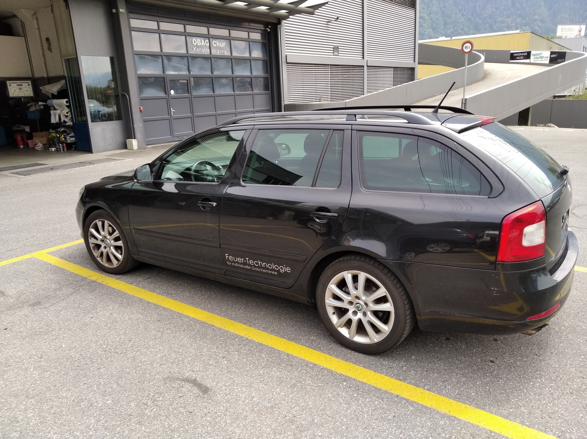 SKODA Octavia Combi 1.8 TSI Swiss Adventure 4x4-image-2