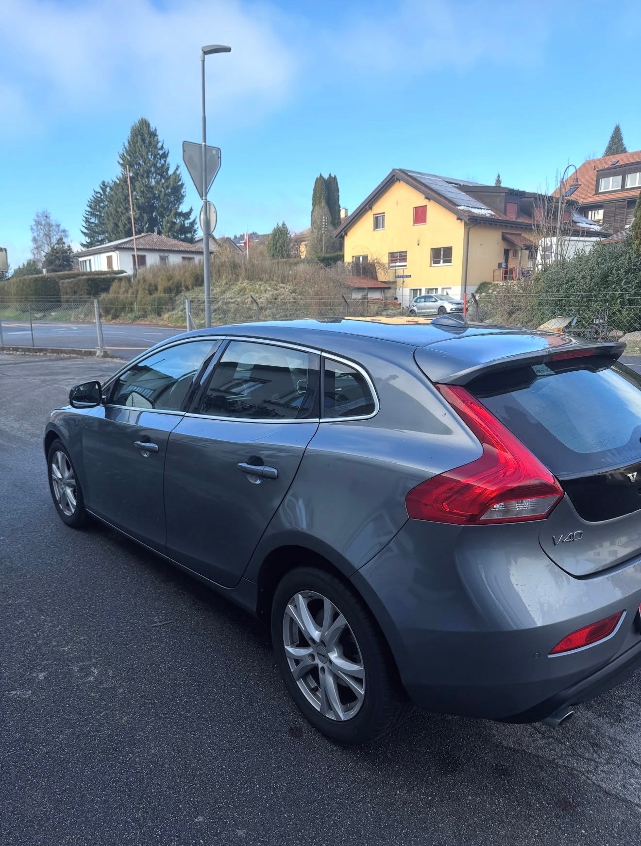 VOLVO V40 D3 Summum Geartronic-image-3