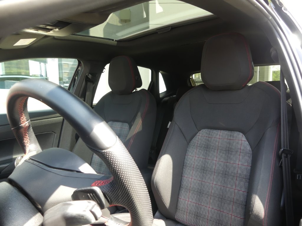 VW Polo 2.0 TSI GTI DSG-image-9