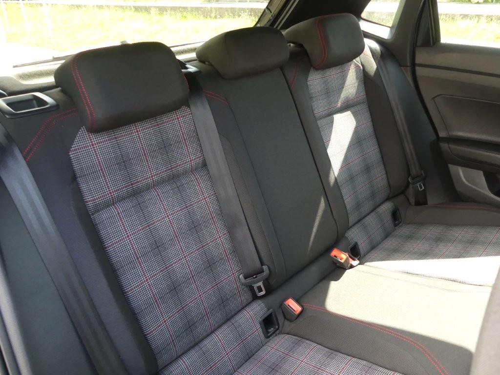 VW Polo 2.0 TSI GTI DSG-image-12