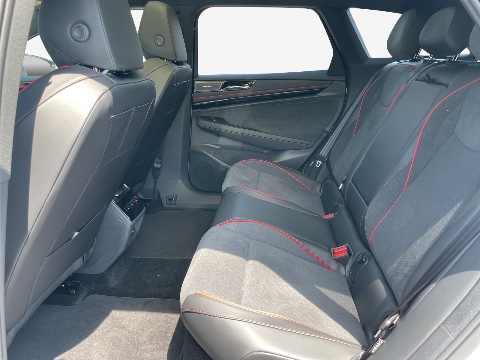 VW ID.7 Tourer GTX 86 kWh GTX 4 Motion-image-11