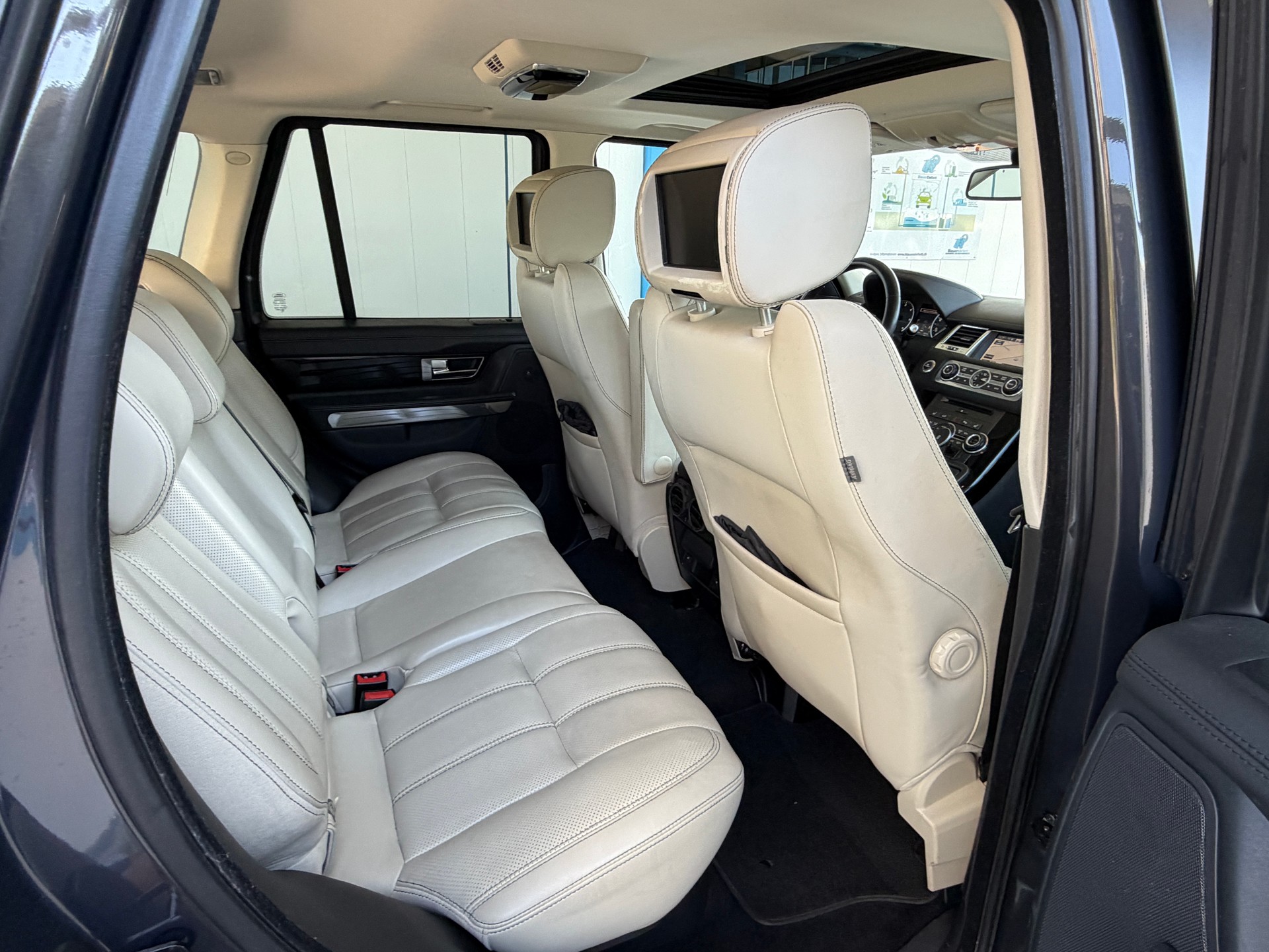 LAND ROVER Range Rover Sport 3.0 TDV6 HSE Automatic-image-3