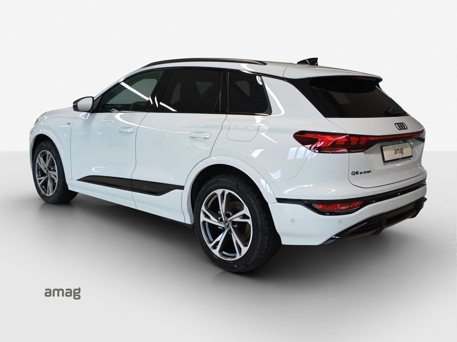 AUDI Q6 e-tron performance-showroom-element-2