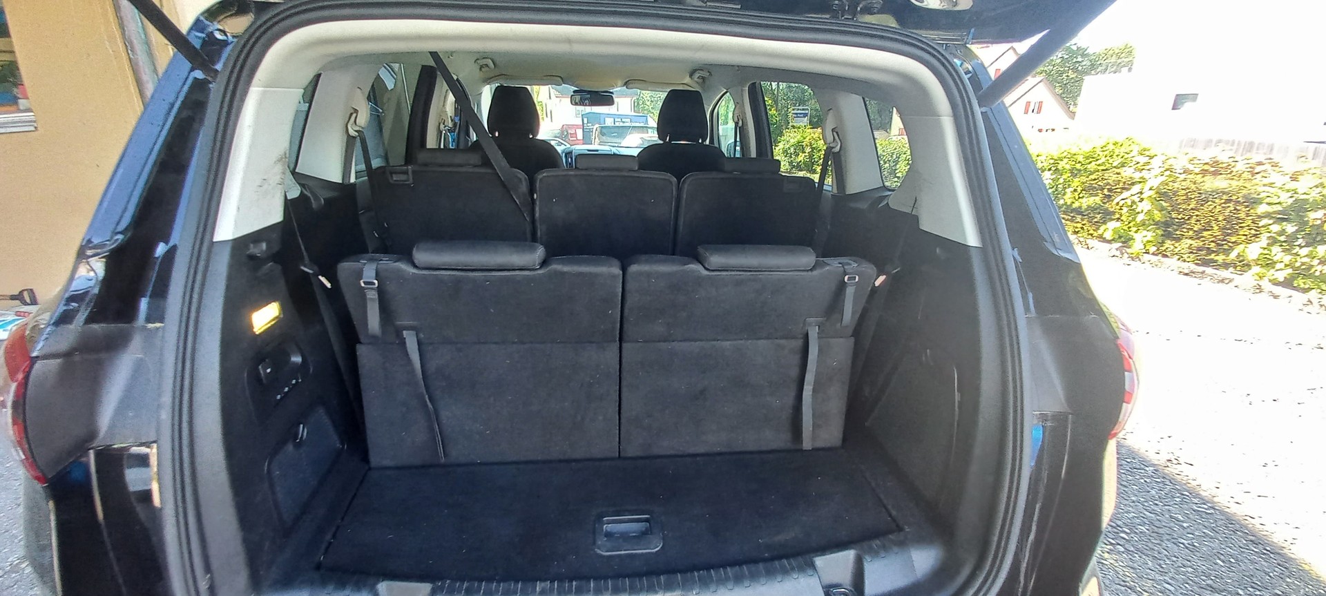 FORD S-Max 2.0 TDCi Titanium AWD-image-14
