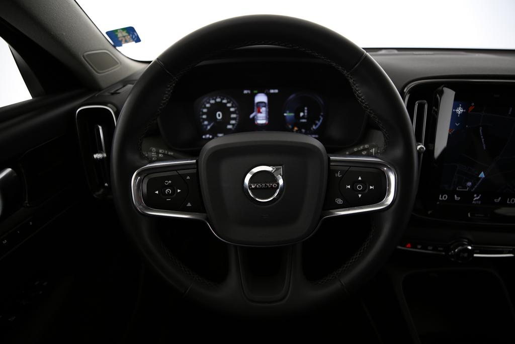 VOLVO XC40 1.5 T4 PiH Inscription-image-5
