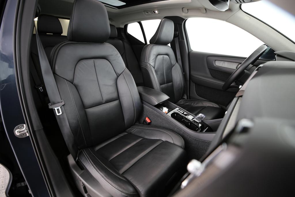 VOLVO XC40 1.5 T4 PiH Inscription-image-11