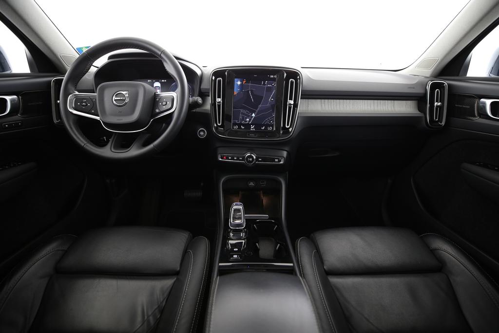 VOLVO XC40 1.5 T4 PiH Inscription-image-4