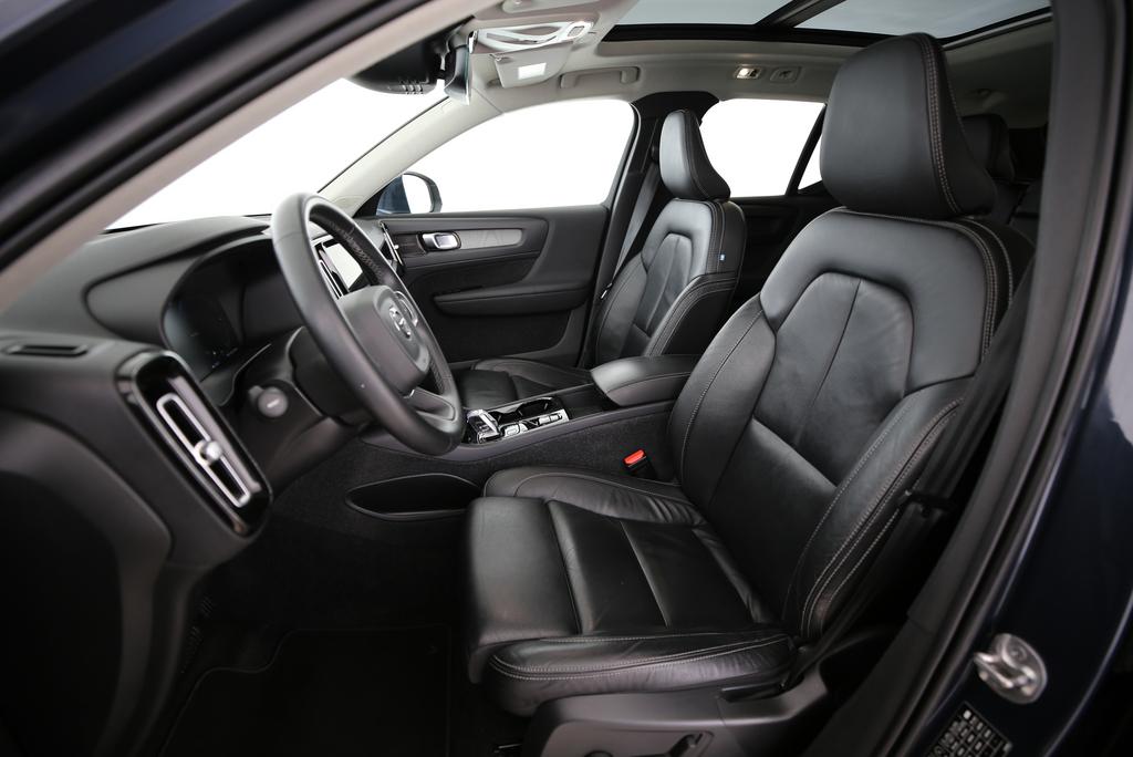 VOLVO XC40 1.5 T4 PiH Inscription-image-3